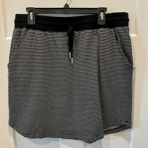 Maurices Stretch Knit Mini Skirt, L, EUC, Black/White Stripe - Picture 1 of 5